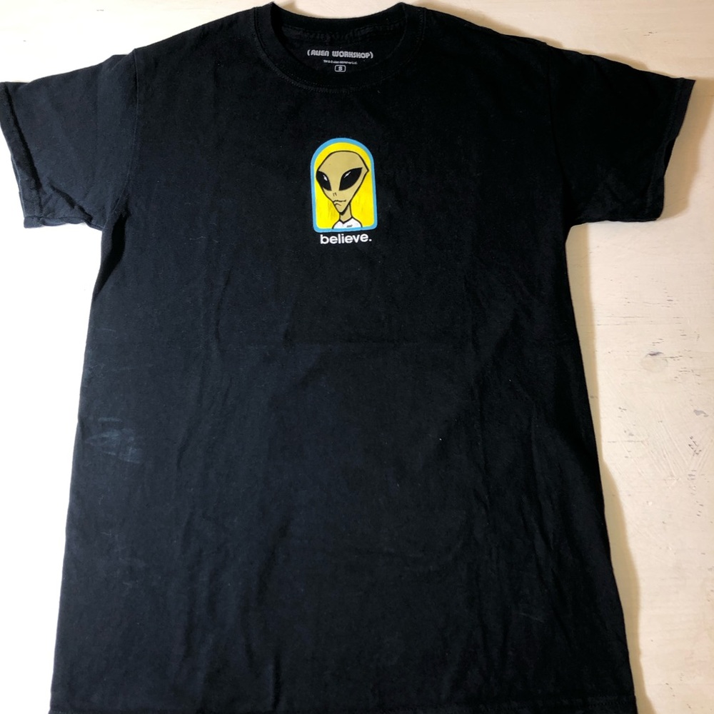 Believe Alien Graphic Black T-Shirt, Small, Pre-owned,100% Cotton,see all photos